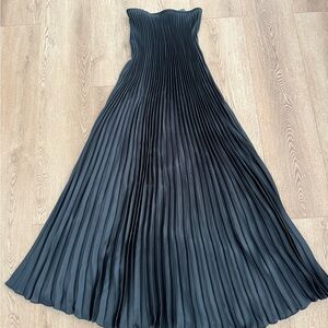 Boohoo Strapless Black Pleated Dress